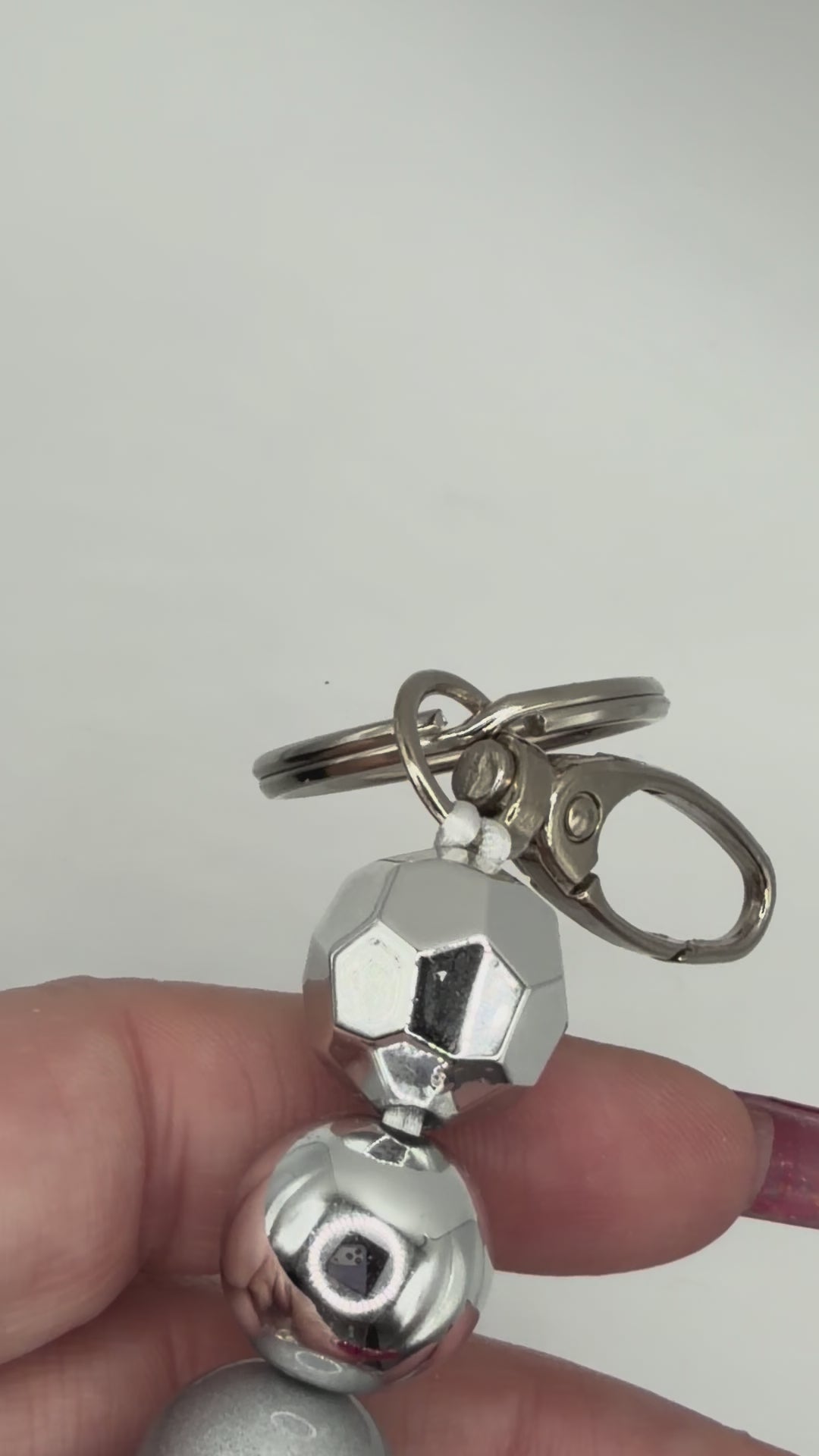 Silver Balloon Dog Beaded Keychain. 🐶✨